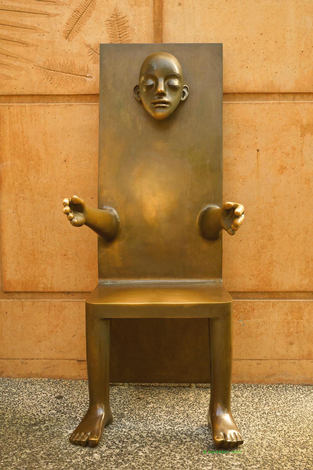 art de TREEomphe - Kenneth Armitage Bronze Sculpture, Brisbane Botanic Garden